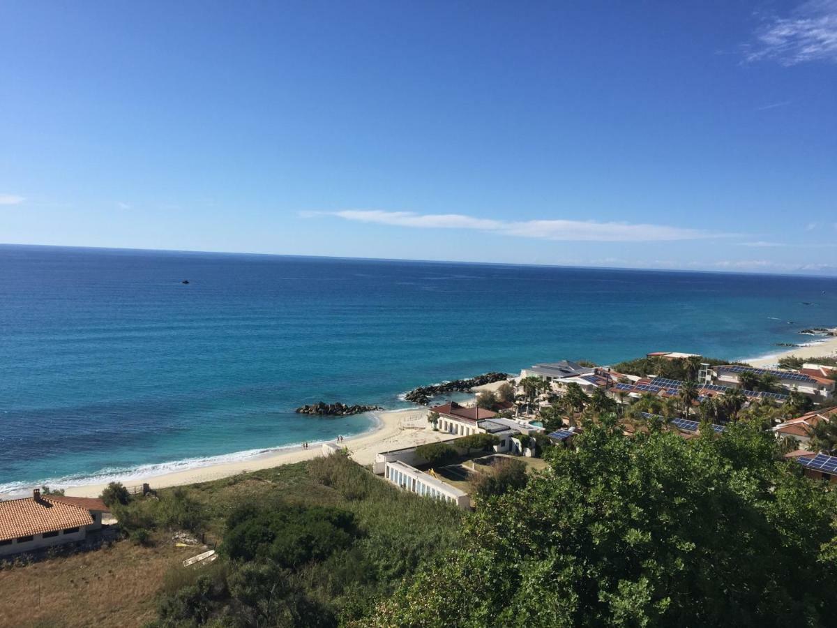 Residenza Gherly Aparthotel Capo Vaticano Exterior foto