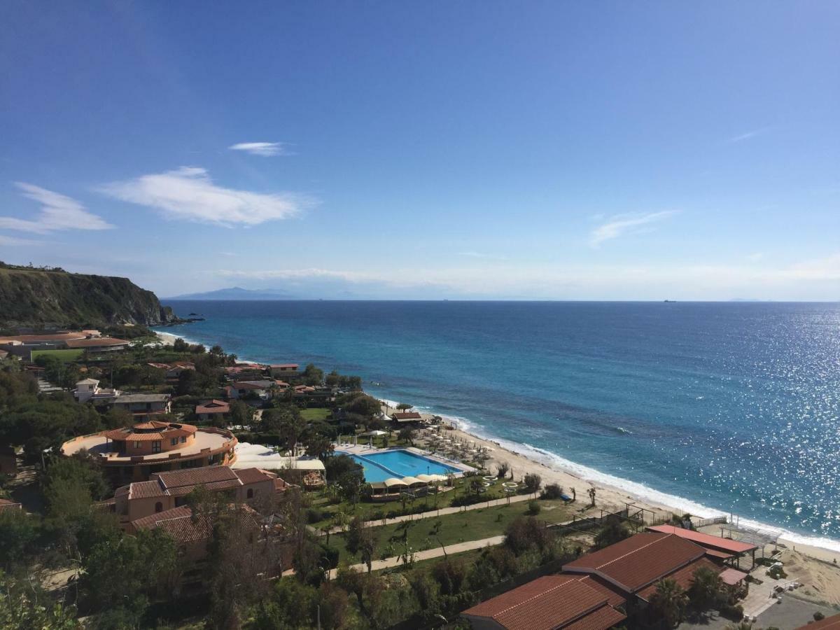 Residenza Gherly Aparthotel Capo Vaticano Exterior foto