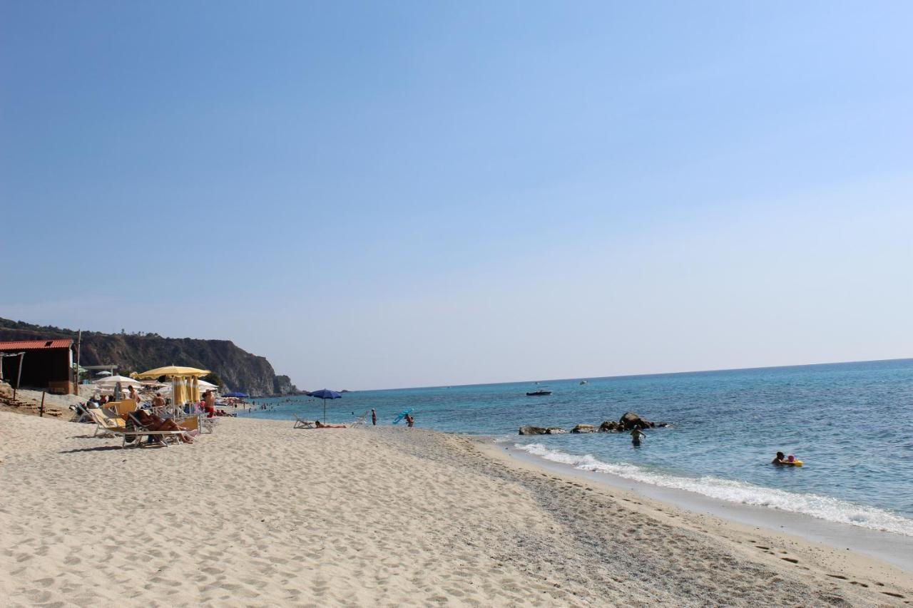 Residenza Gherly Aparthotel Capo Vaticano Exterior foto