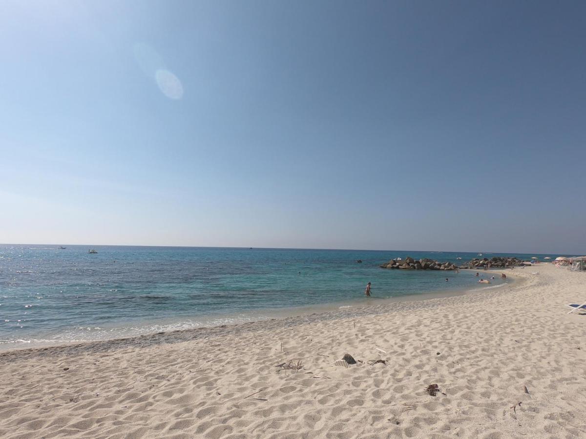 Residenza Gherly Aparthotel Capo Vaticano Exterior foto