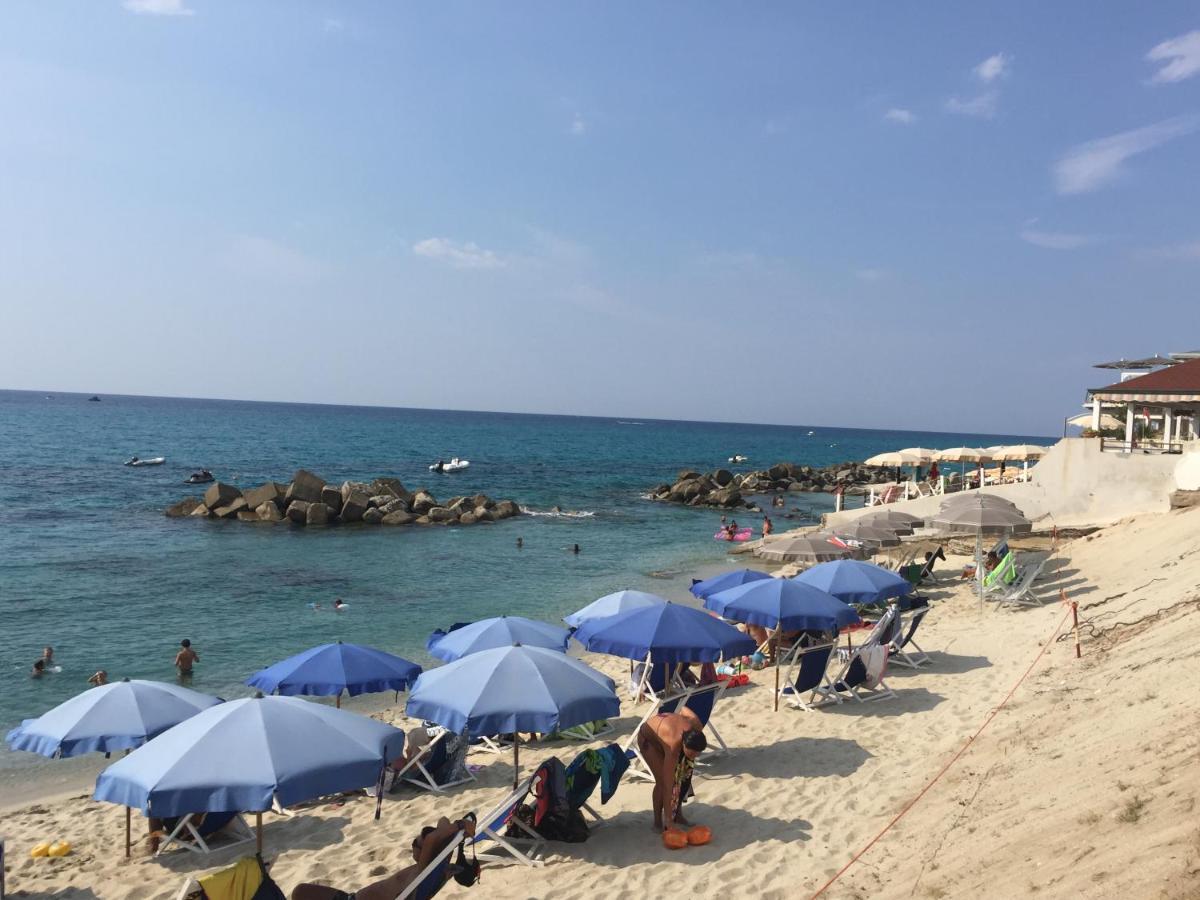 Residenza Gherly Aparthotel Capo Vaticano Exterior foto