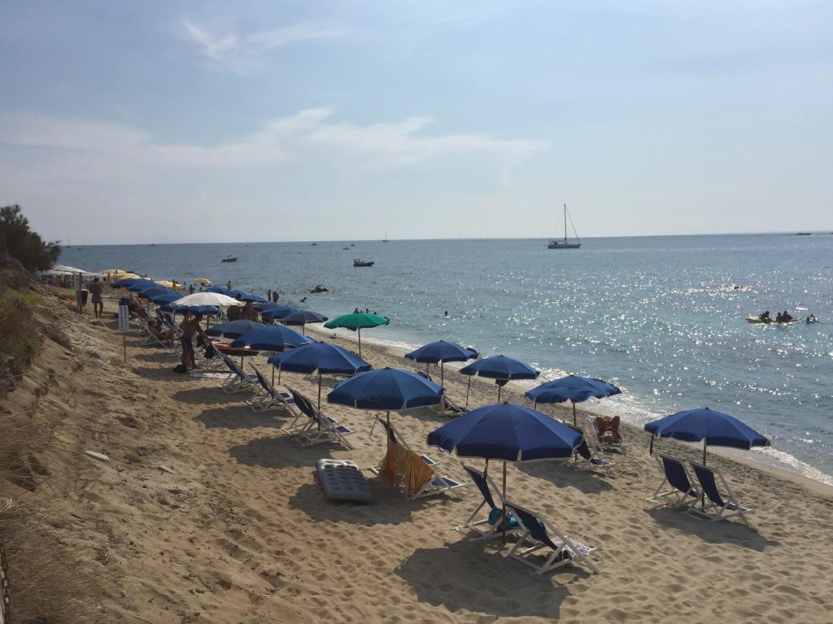 Residenza Gherly Aparthotel Capo Vaticano Exterior foto